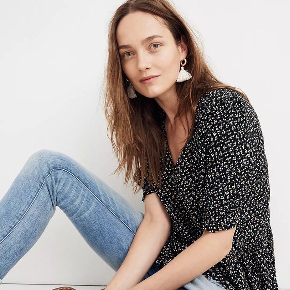 Madewell Petite Courtyard Ruffle-Hem Top in Playground Posies - Picture 2 of 5